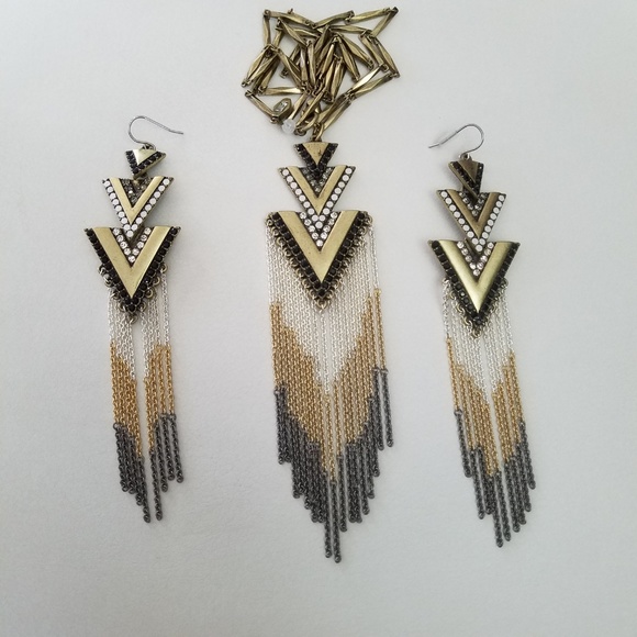 SOLD - Faux Gold Arrow Fringe Necklace & Earrings - Picture 3 of 8